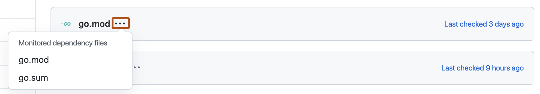 Captura de tela da aba Dependabot sob "Insights". Um menu suspenso, rotulado com um ícone de kebab, está realçado com um contorno laranja.